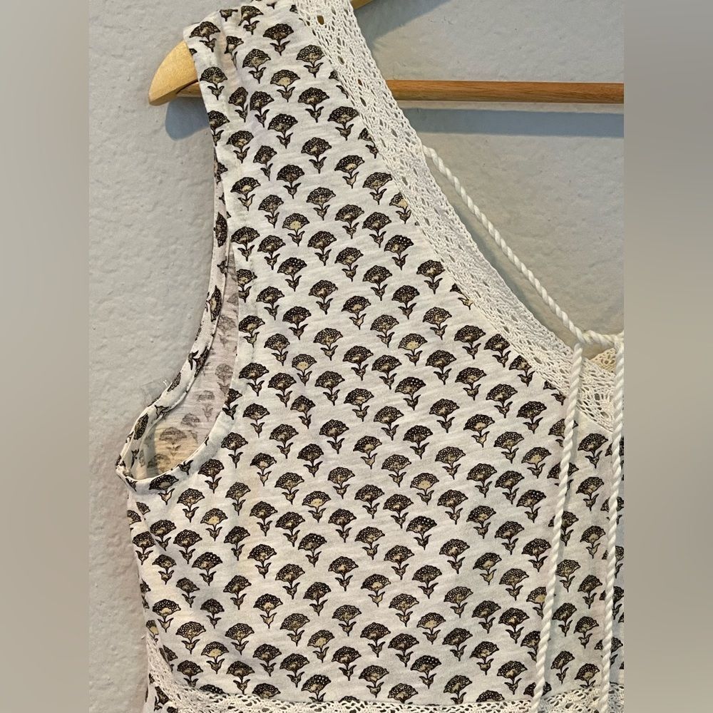 Lucky Brand Cream Patterned V-Neck Tank Top - Picture 5 of 12